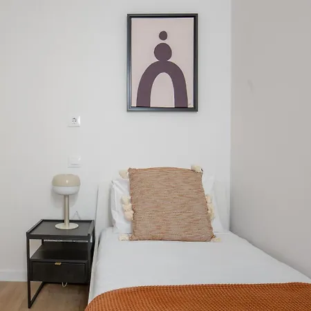 Blueground El Gotic Balcony Fully Furnished Bcn-122 Barcelona